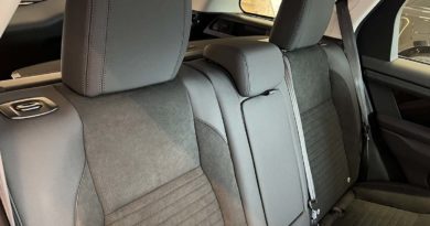 Land Rover Discovery Sport: fino al 30 Giugno 2023 tua da 590 € al mese con Leasing+ Discovery Sport interni sedili posteriori