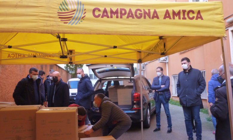 Frosinone Coldiretti distribuisce i pacchi della solidarietĂ a Roma, Latina, Viterbo, Rieti e Frosinone Consegna Pacchi