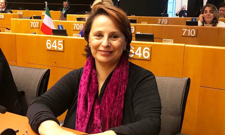 Luisa Regimenti, Covid: «Vaccino Pfizer passo avanti ma sperimentazione parziale, EMA informi sui rischi» Luisa Regimenti
