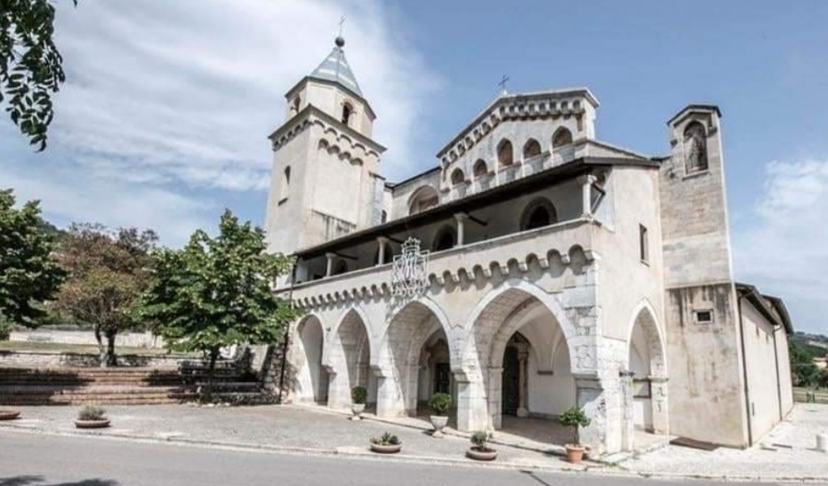 Anagni Antonio Pompeo e Luigi Vacana: «Orgogliosi di non aver spento le festività portando nelle case le eccellenze del territorio» Madonna del Piano Ausonia