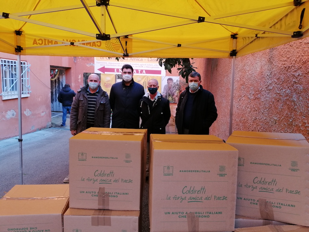 Frosinone Coldiretti distribuisce i pacchi della solidarietà a Roma, Latina, Viterbo, Rieti e Frosinone Pacchi della solidarieta