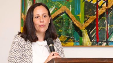 Sara Battisti: «Mercati e megastore aperti nei giorni festivi e prefestivi» sara battisti