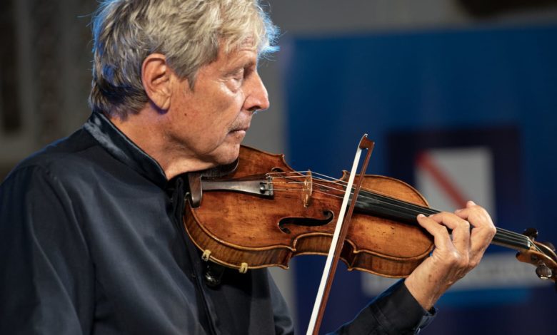 Anagni Provincia di Frosinone, Orchestra da Camera Accademia di Belle Arti premiano il M° Uto Ughi Foto Ughi