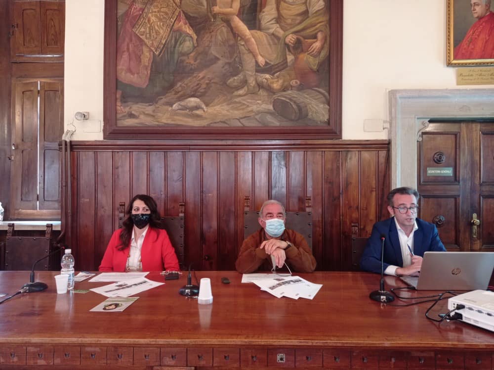 Pontecorvo PONTECORVO – «Abbiamo scelto il sistema migliore per differenziare i rifiuti e il più conveniente» Anselmo Rotondo