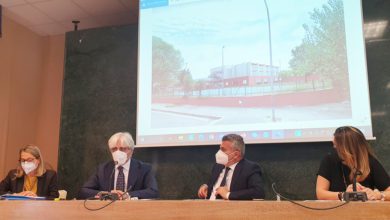 Cassino CASSINO – Dalla Provincia 27 milioni di euro per le scuole della città tavolo conferenza stampa Cassino