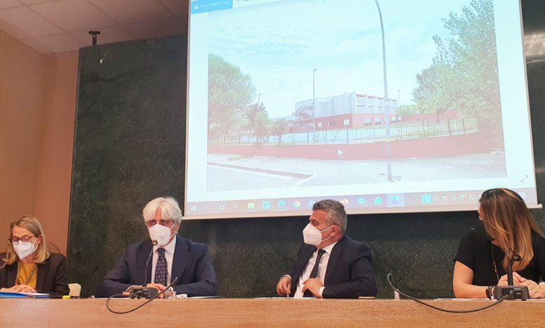 Cassino CASSINO – Dalla Provincia 27 milioni di euro per le scuole della cittĂ tavolo conferenza stampa Cassino