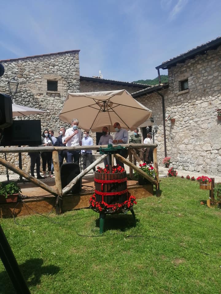 TREVI NEL LAZIO – Nicola Zingaretti e Sara Battisti inaugurano l’ostello di Colle Mordani n
