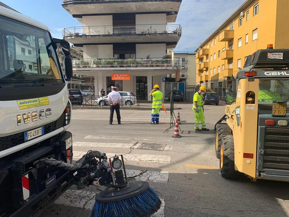 Cassino CASSINO – I mezzi di Autostrade per l’Italia a disposizione della Città Lavori Cassino