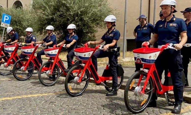 Biciclette con pedalata assistita per gli agenti della Polizia Locale di Roma Bici pedalata assistita Roma