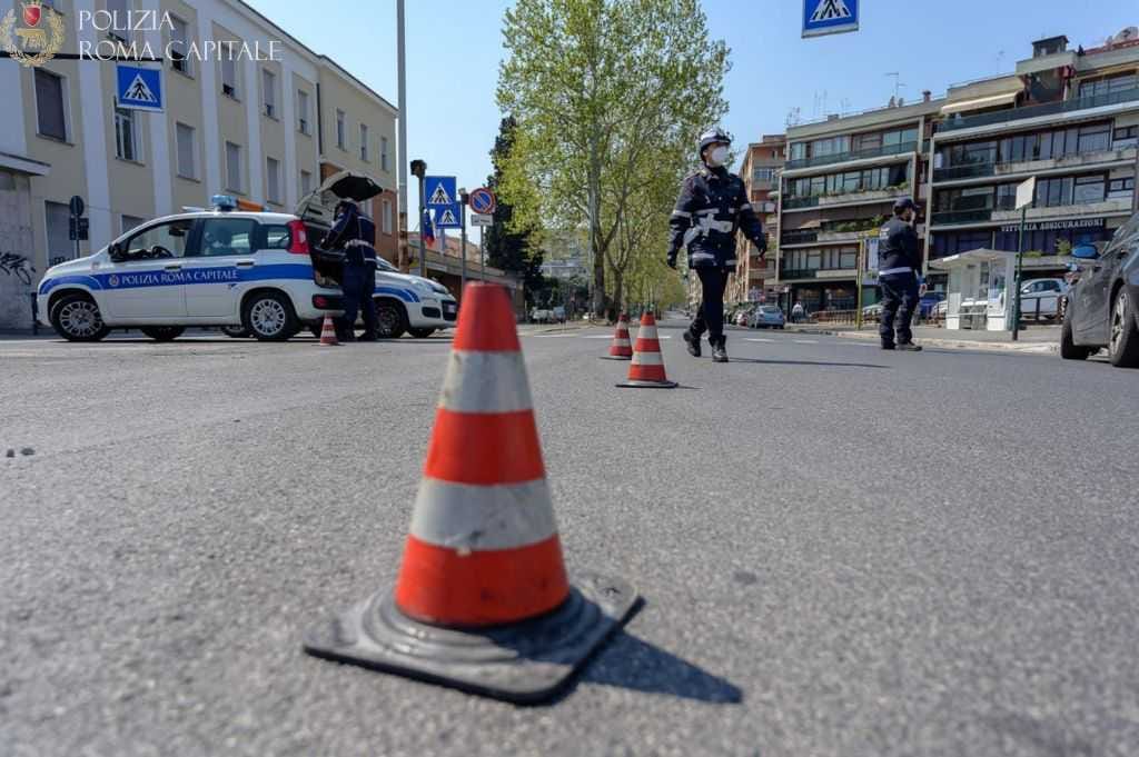 ROMA – Si dà alla fuga dopo un aver provocato un incidente e ferito gravemente due persone Polizia Roma Capitale