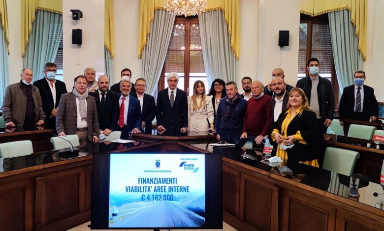 Frosinone Provincia: oltre 4 milioni di euro per la viabilità. I 17 Comuni finanziati Assemblea sindaci gruppo