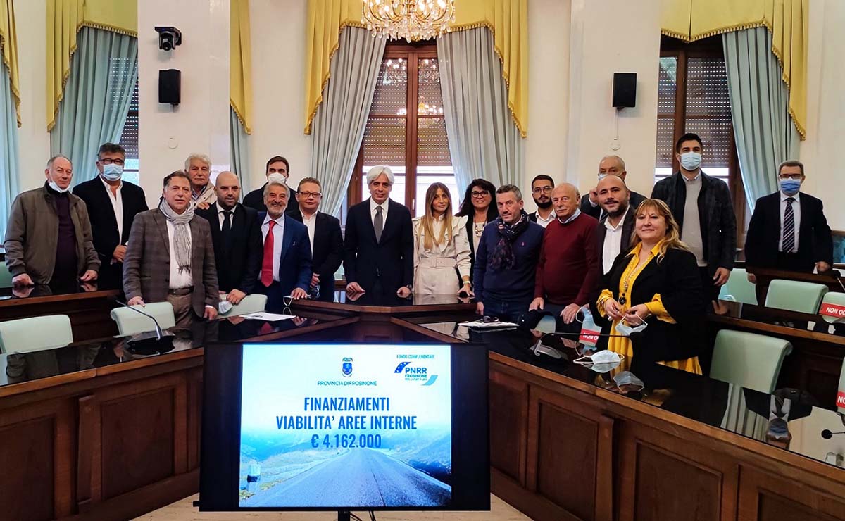 Frosinone Provincia: oltre 4 milioni di euro per la viabilità. I 17 Comuni finanziati Assemblea sindaci gruppo