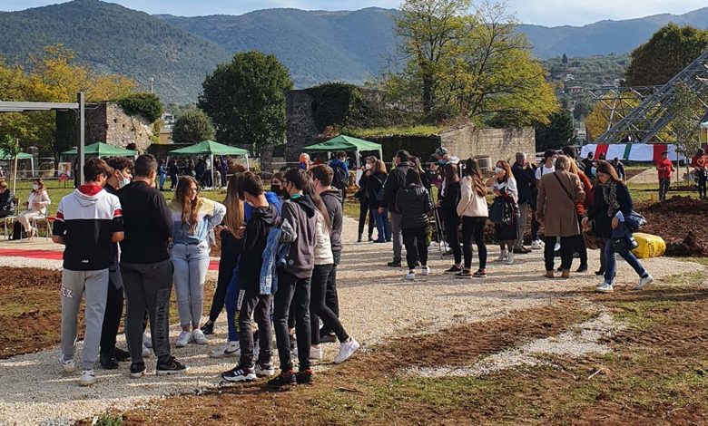 Alatri ALATRI – Inaugurato presso l’IIS “Sandro Pertini” il nuovo “Giardino Botanico” Giardino Botanico Alatri