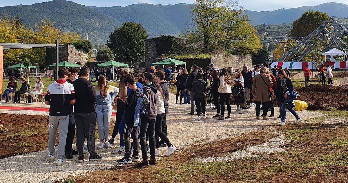 Alatri ALATRI – Inaugurato presso l’IIS “Sandro Pertini” il nuovo “Giardino Botanico” Giardino Botanico Alatri