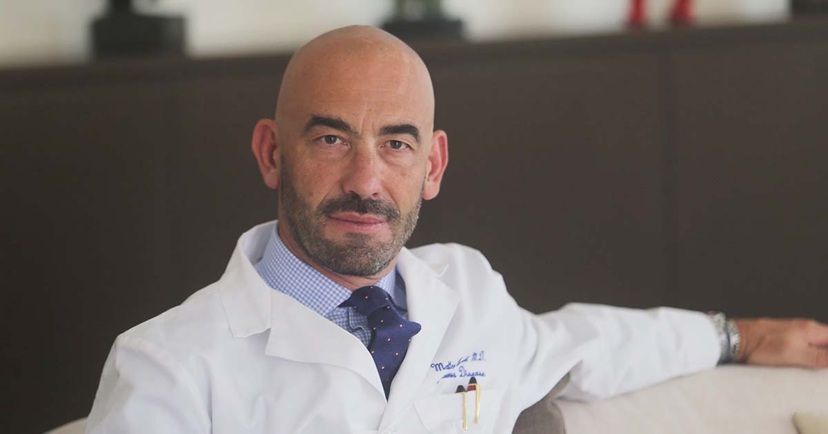 Pericolo rialzo Covid, Bassetti: «Lockdown per i non vaccinati potrebbe essere una soluzione» Matteo Bassetti