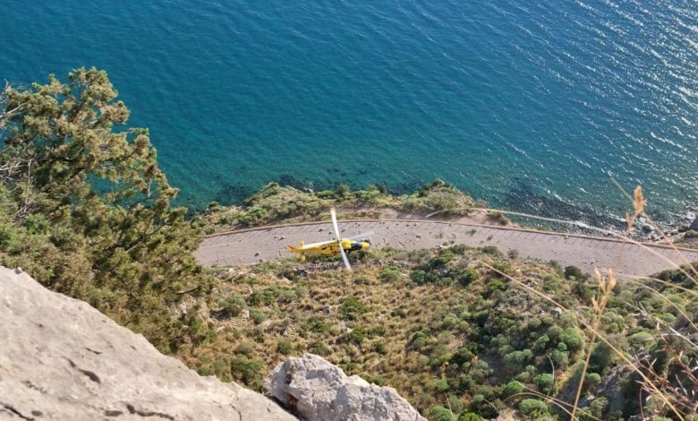 Cassino 72enne in arrampicata precipita dalla “grande muraglia”. L’eliambulanza atterra a due passi dal mare eliambulanza