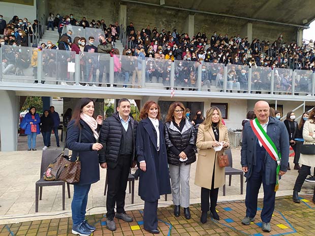 Frosinone FROSINONE – Solidiamo: altre 300 borse di studio e premi per gli studenti solidiamo