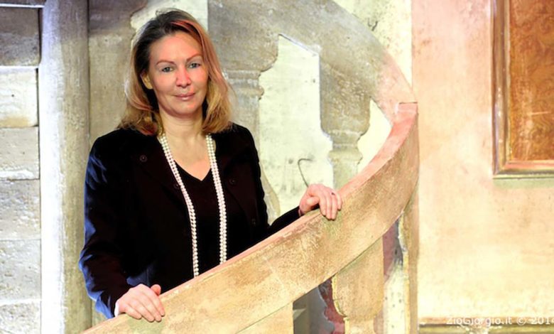 Frosinone La firma dell’Accademia di Belle Arti di Frosinone sul Carro del Milite Ignoto Emanuela Trixie Zitkowsky