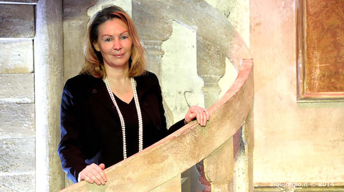 Frosinone La firma dell’Accademia di Belle Arti di Frosinone sul Carro del Milite Ignoto Emanuela Trixie Zitkowsky
