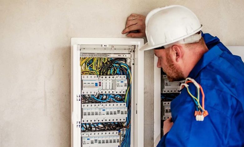 Frosinone OFFERTE DI LAVORO – Cercansi 2 muratori, 3 manovali, 2 elettricisti, 2 addetti posa cavi e 1 operaio generico Operaio elettricista