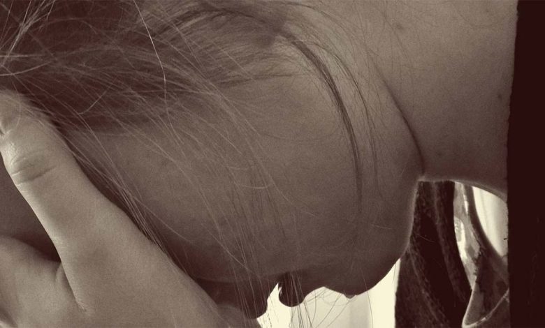 Maltrattamenti e comportamenti a sfondo sessuale verso i figli: madre coraggio denuncia il marito madre coraggio