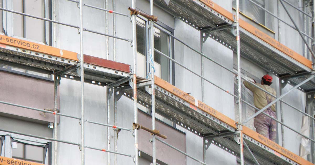 Veroli OFFERTA DI LAVORO – Cercansi operaio e tirocinante addetti posa in opera serramenti offerta di lavoro Serramenti porte finestre posa in opera