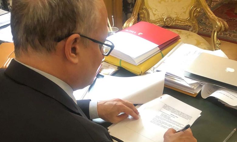 Coronavirus, Roma: rafforzato obbligo mascherine all’aperto. Gualtieri firma l’ordinanza Gualtieri