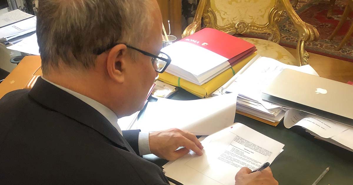 Coronavirus, Roma: rafforzato obbligo mascherine all’aperto. Gualtieri firma l’ordinanza Gualtieri