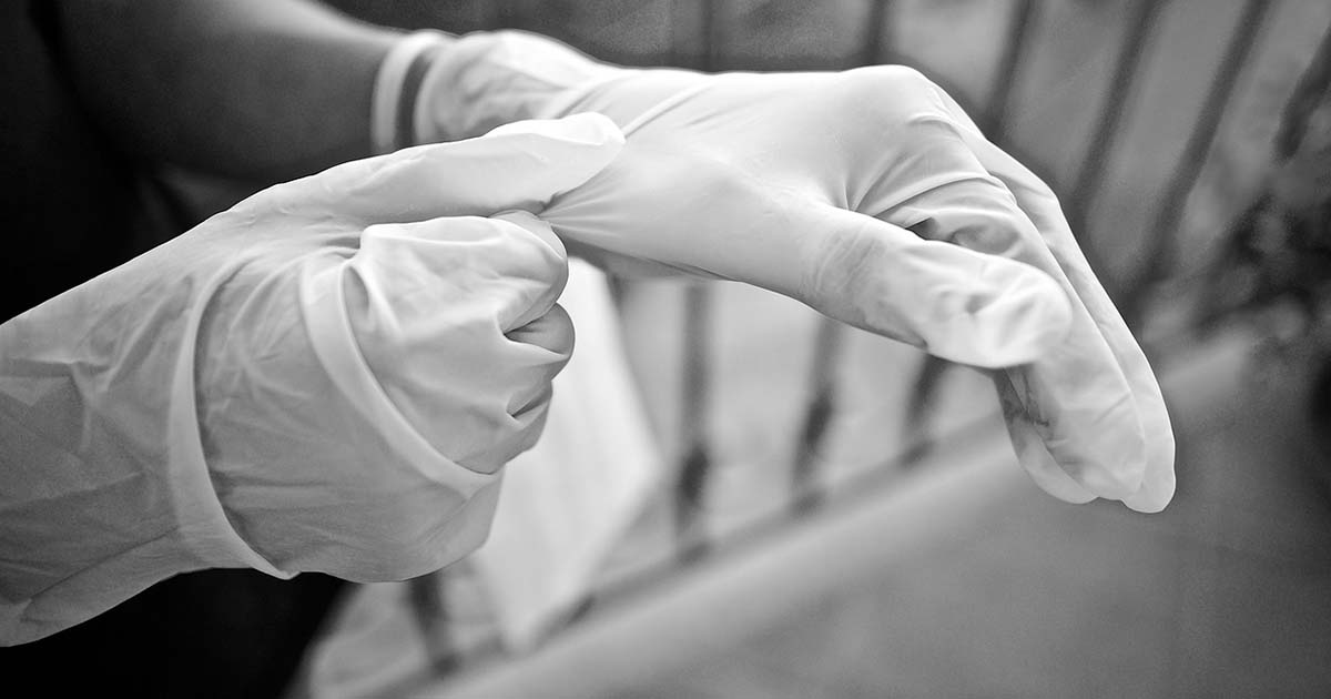Frosinone Coronavirus, Bollettino Asl Frosinone del 10 Gennaio: 326 casi e 6 decessi. 56 Comuni con nuovi positivi Covid Guanti