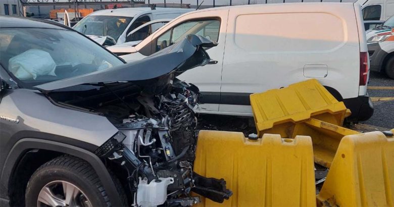 Ferentino Non si ferma all’alt della Polizia e imbocca il casello di Ferentino contromano. Incidente e un ferito grave Scontro frontale