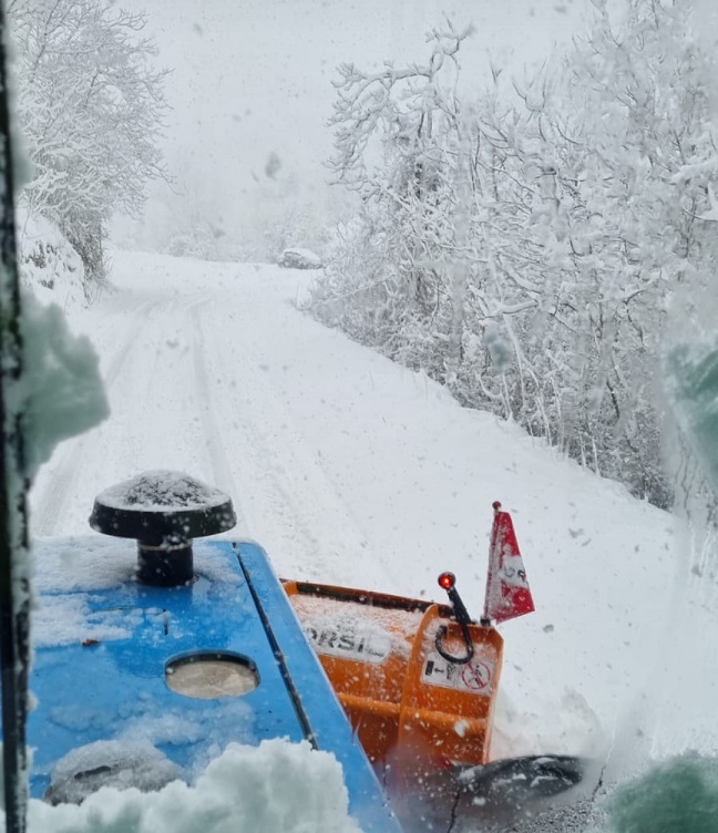 Frosinone Maltempo: mezzi spazzaneve in azione una decina di comuni ciociari. Le foto Accesso a Terelle