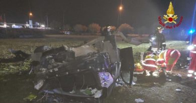 Spaventoso incidente nella notte. Tre feriti Incidente VVFF Latina
