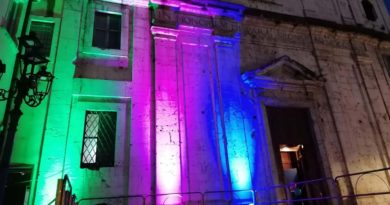 Alatri Alatri: “Accendiamo le luci sulle malattie rare”. La chiesa degli Scolopi vestita di verde, fucsia e blu Chiesa Scolopi Alatri