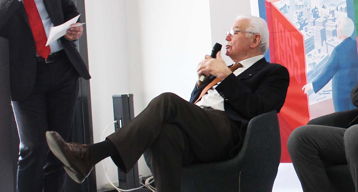 Compie 80 anni e regala 200 euro a ognuno dei suoi 250 dipendenti: «E non riesco a trovarne di nuovi» Ludovico Gresson