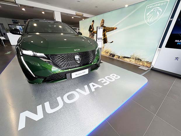 Peugeot “Power of Choice”, la mobilità sostenibile secondo Peugeot e Jolly Automobili PEUGEOT