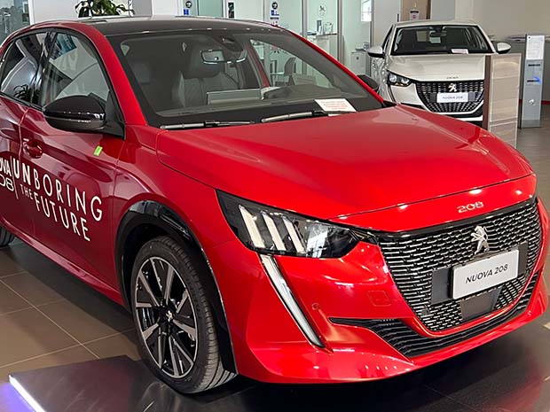 Peugeot “Power of Choice”, la mobilità sostenibile secondo Peugeot e Jolly Automobili PEUGEOT