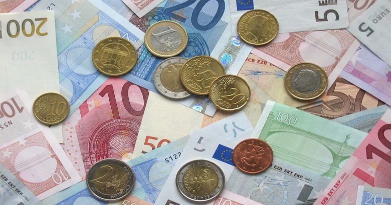 Regione Lazio: approvate nuove misure fiscali. Sconto 5% per chi paga il bollo auto in tempo soldi euro