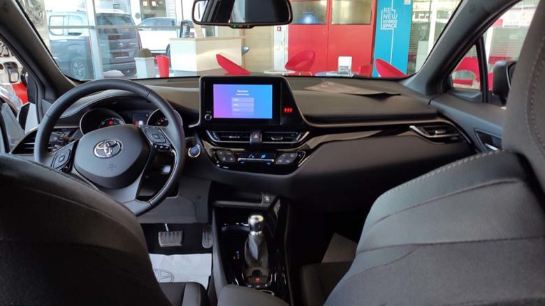 Toyota Toyota C-HR Model Year 2022 versione Trend: disponibile in pronta consegna per te da Jolly Motori Toyota C HR pronta consegna