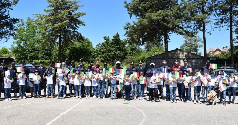 Frosinone Frosinone: Polizia al 1° Comprensivo per la presentazione dell’agenda scolastica “Il mio diario” 2022/23