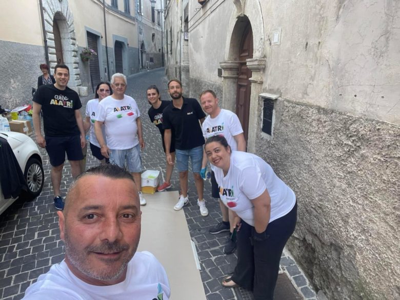 Alatri Infiorata ad Alatri: anche gli amministratori al lavoro per realizzare l’opera n
