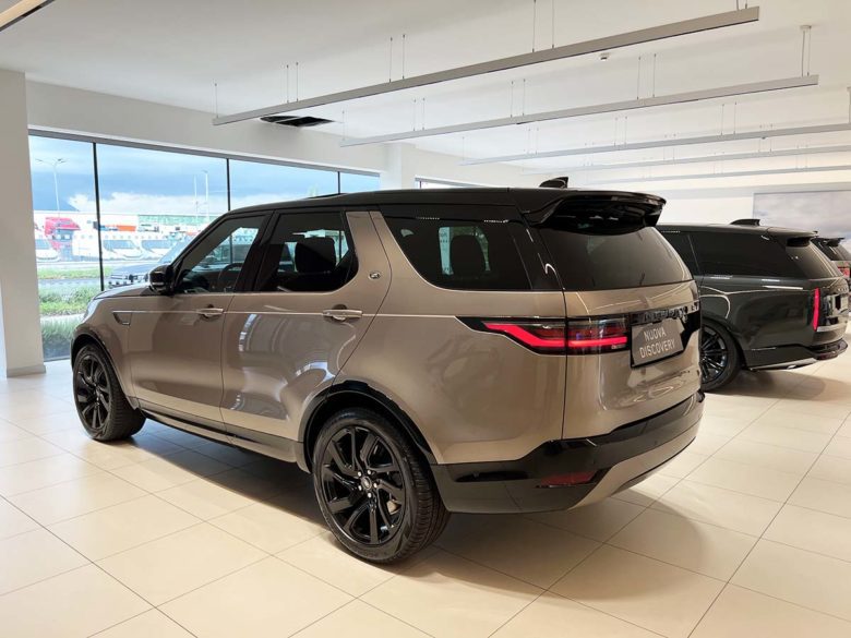Land Rover Discovery Land Rover Discovery: fino al 30 Novembre 2022 tua con Leasing JUMP+ Land Rover Discovery
