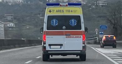 Tragico incidente in supestrada: morto un uomo, salvo il suo bambino AMBULANZA