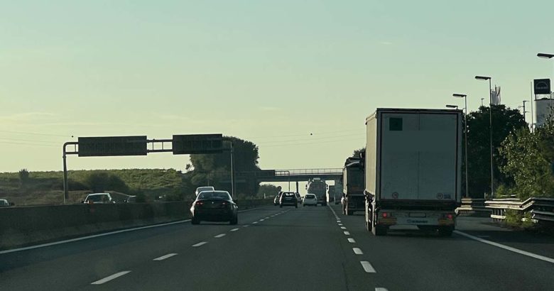 Si ribalta con il SUV e muore Autostrada A