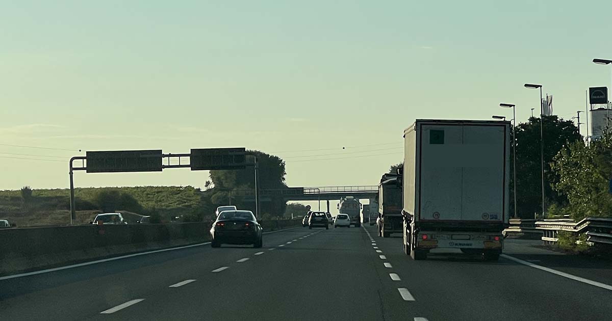 Si ribalta con il SUV e muore Autostrada A