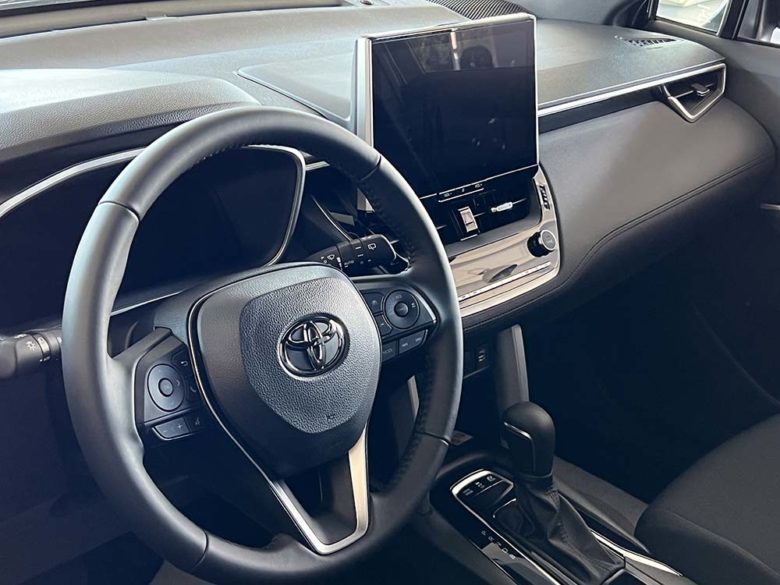 Toyota Nuova Toyota Corolla Cross: scoprila da Jolly Motori. Porte aperte il 22 e 23 Ottobre 2022 TOYOTA COROLLA CROSS