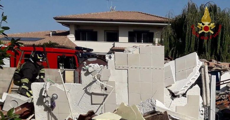 Esplode abitazione: 55enne gravemente ferita abitazione