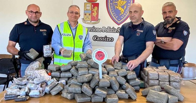 Cassino 84 chili di hashish in macchina: arrestato dalla Polizia