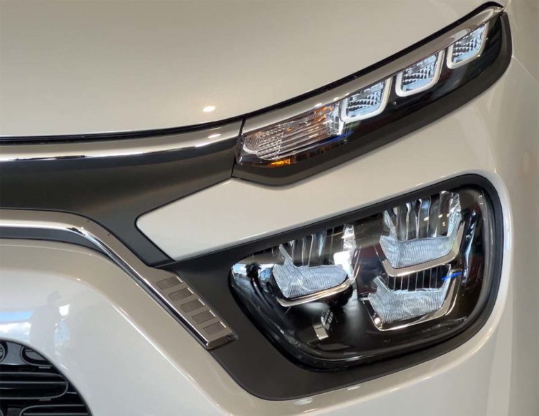 Citroen Citroën C3: fino al 31 Gennaio 2023 tua da 200 € al mese Citroen C firma luminosa