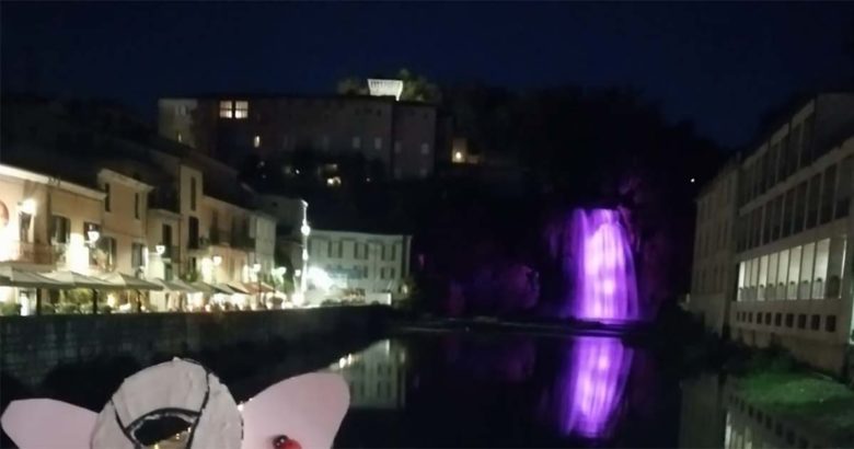 Frosinone Isola del Liri – Grande successo e Cascata illuminata di rosa per l’evento “Prenditi cura di te. Informati e Previeni” Isola del Liri