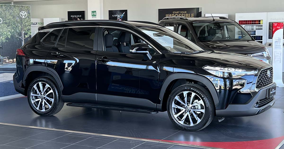 Toyota Toyota Corolla Cross: fino al 30 Novembre 2022 tua da 269 € al mese TOYOTA COROLLA CROSS